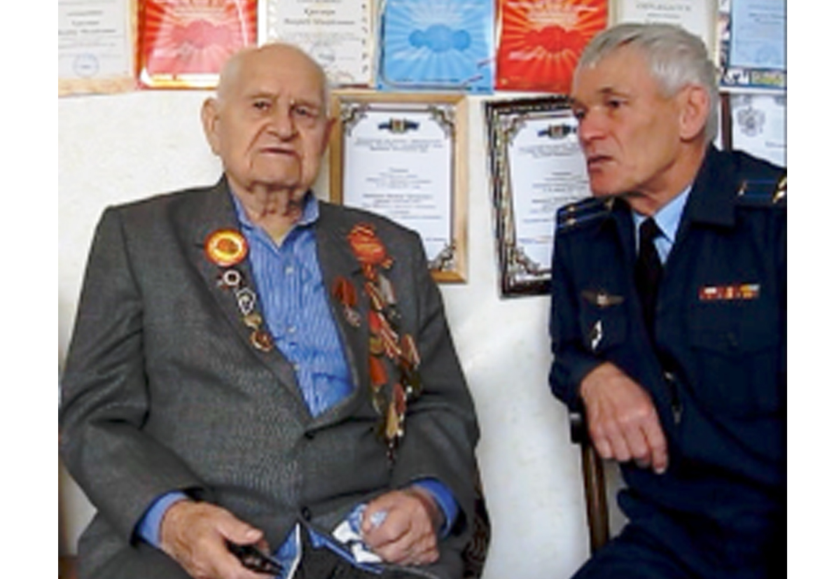 Абинские ветераны встретились с ветераном Великой Отечественной войны