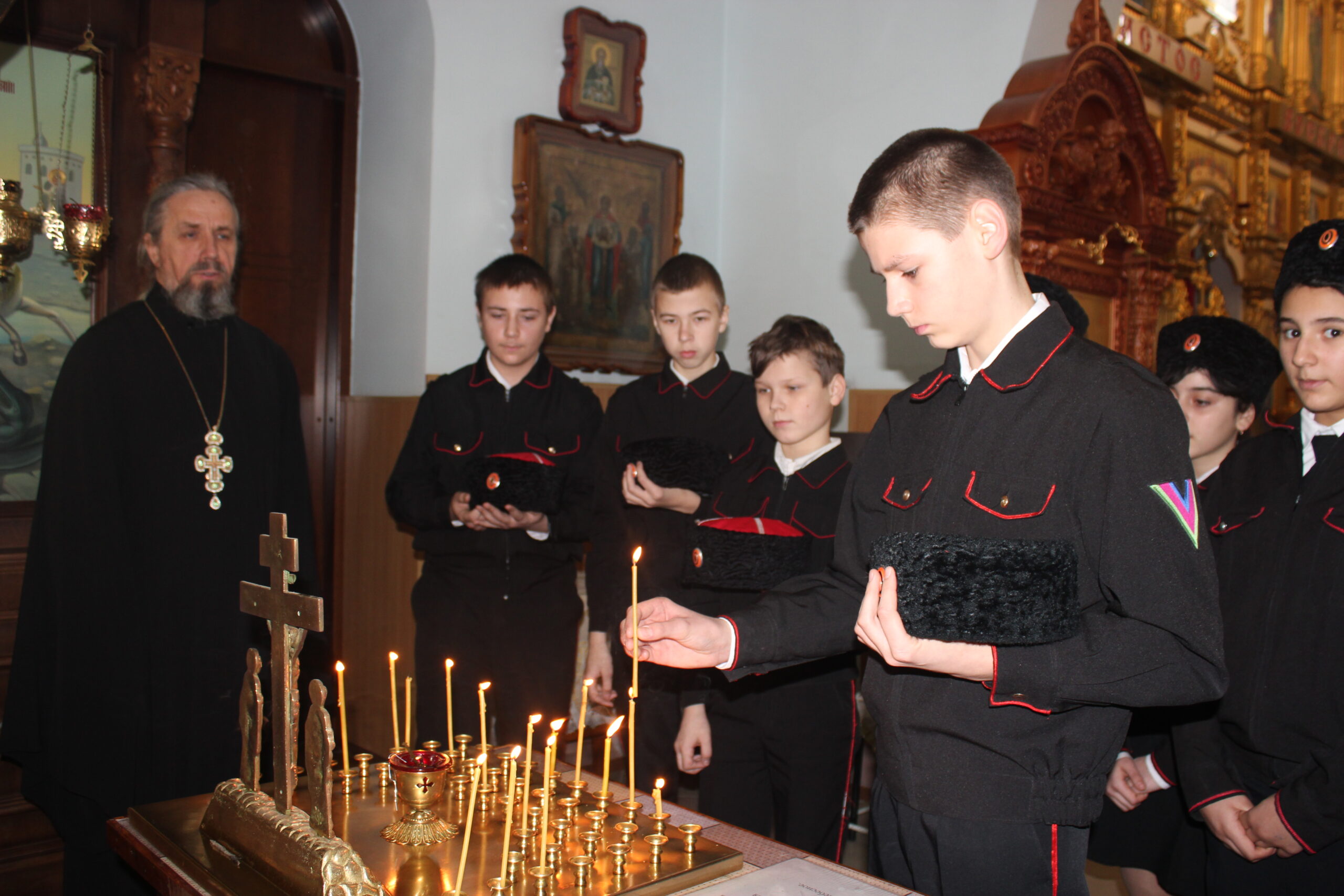 Юные казачата посетили православный храм в пос. Ахтырском