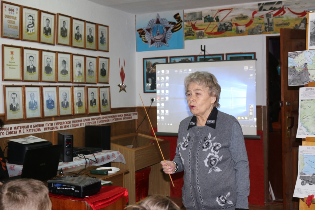В абинском военно-патриотическом центре «Казачата Кубани» для шестиклассников прошел урок мужества