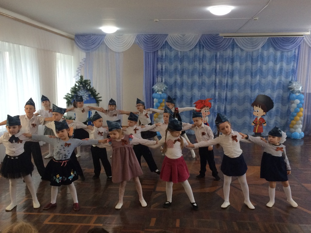 Абинские казаки встретились с воспитанниками детского сада
