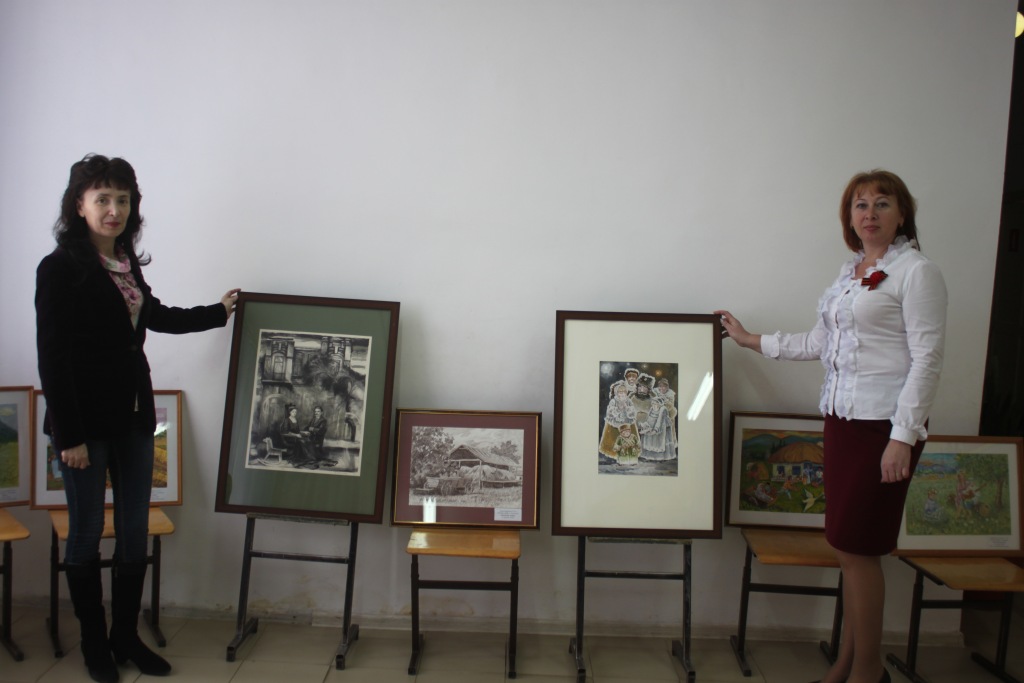 Хуторская школа получила в подарок картины кубанских художников