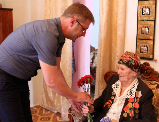 Глава Абинского района посетил на дому ветеранов Великой Отечественной войны