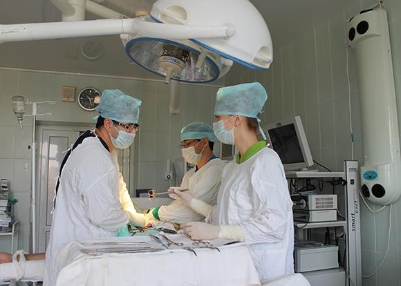 Краснодарские онкологи удалили пациентке одновременно два новообразования