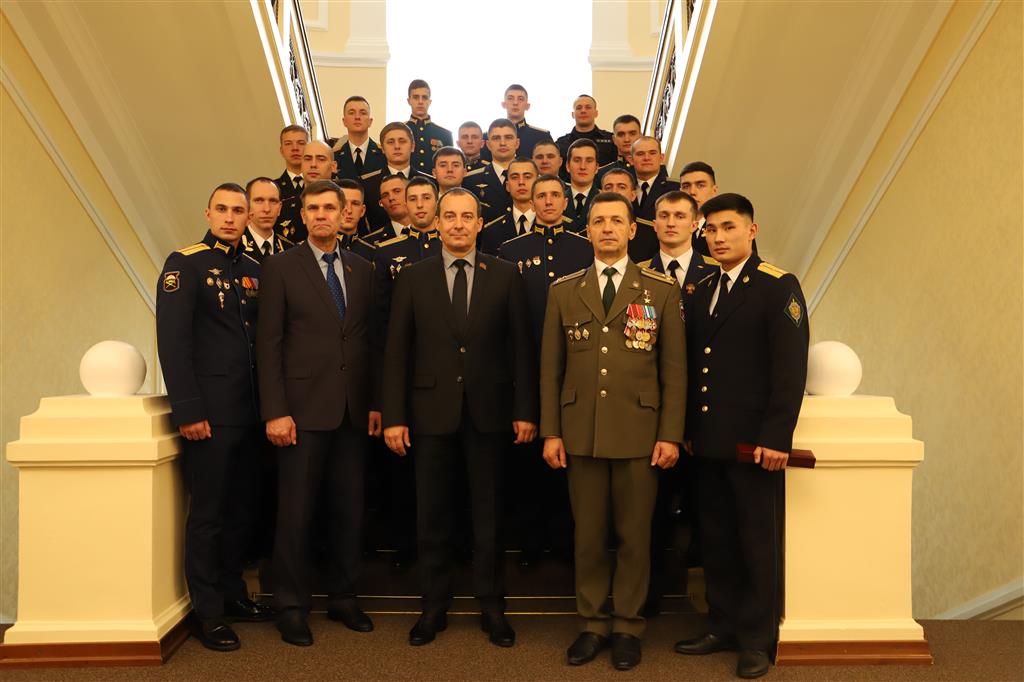 Спикер ЗСК провел торжественный прием молодых офицеров воинских частей Кубани