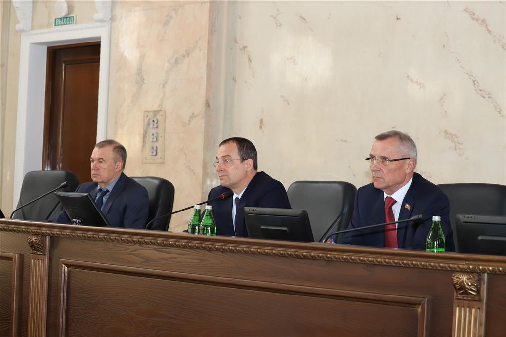 На собрании фракции «Единой России» обсудили вопросы развития образования