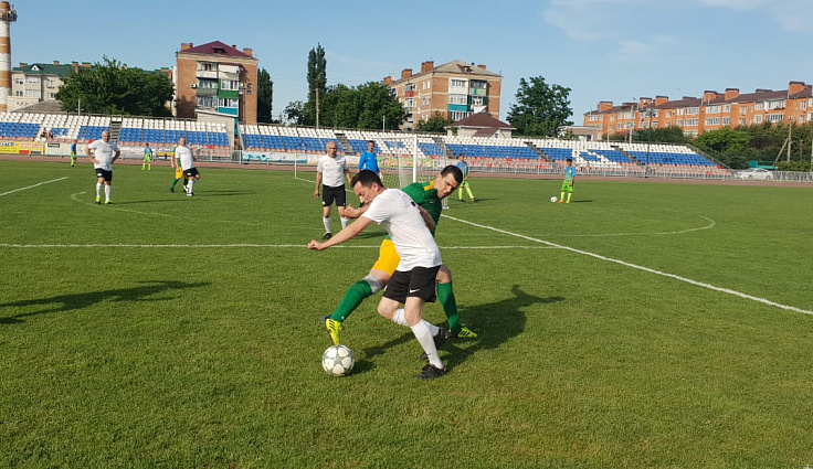 Депутаты ЗСК выступили в благотворительном турнире по футболу