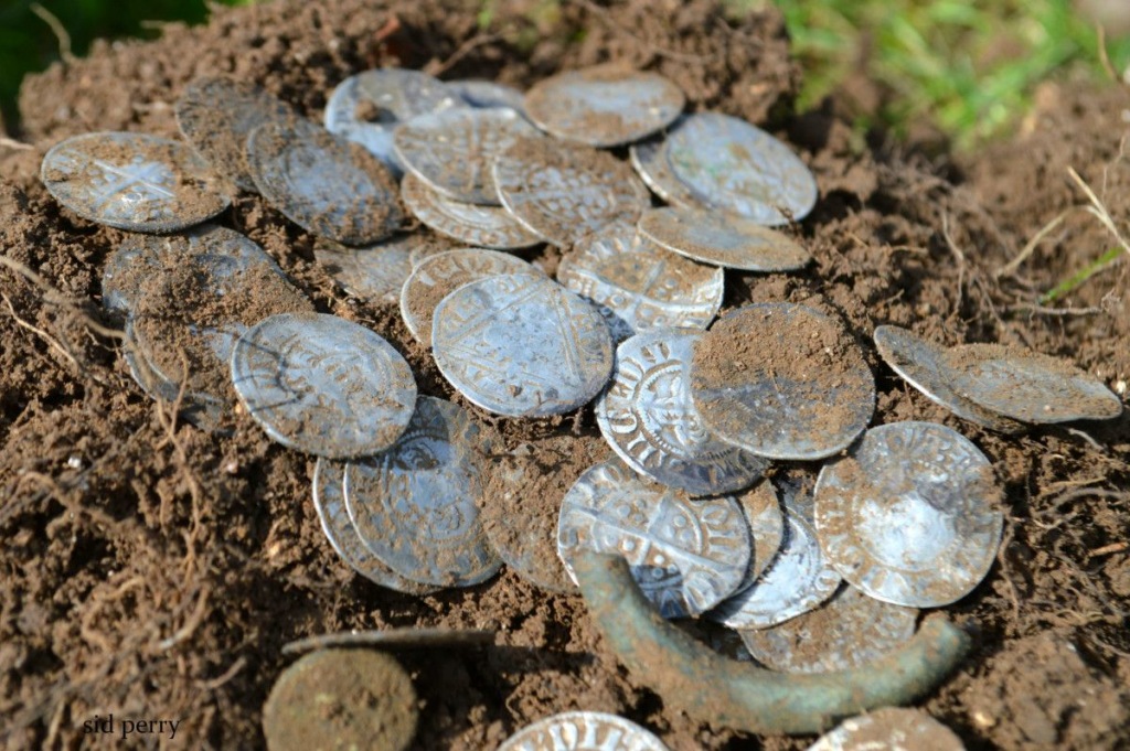 На Тамани нашли клад серебряных монет, пролежавших в земле две с половиной тысячи лет