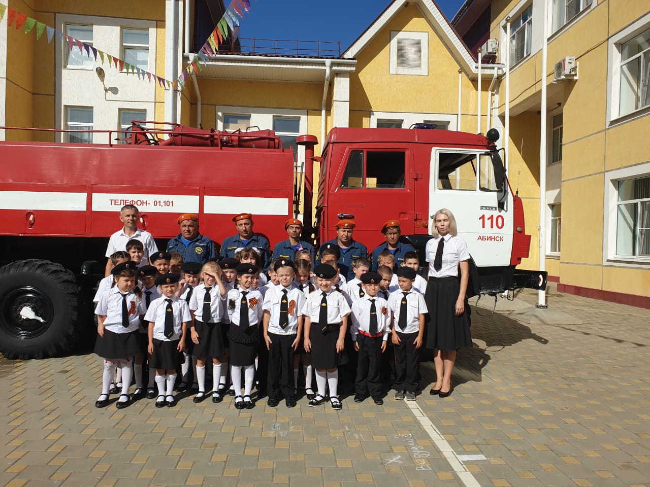 В школе №38 г. Абинска состоялась общешкольная линейка, посвященная памяти жертв Беслана