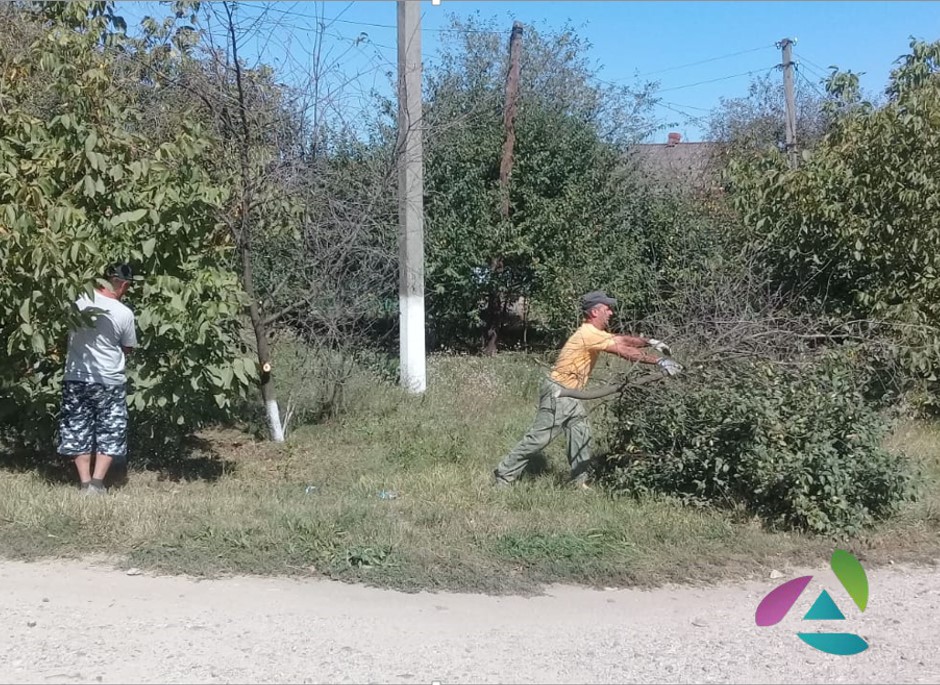 Ликвидировали несанкционированные свалки возле кладбищ №1 и №2 в Абинске