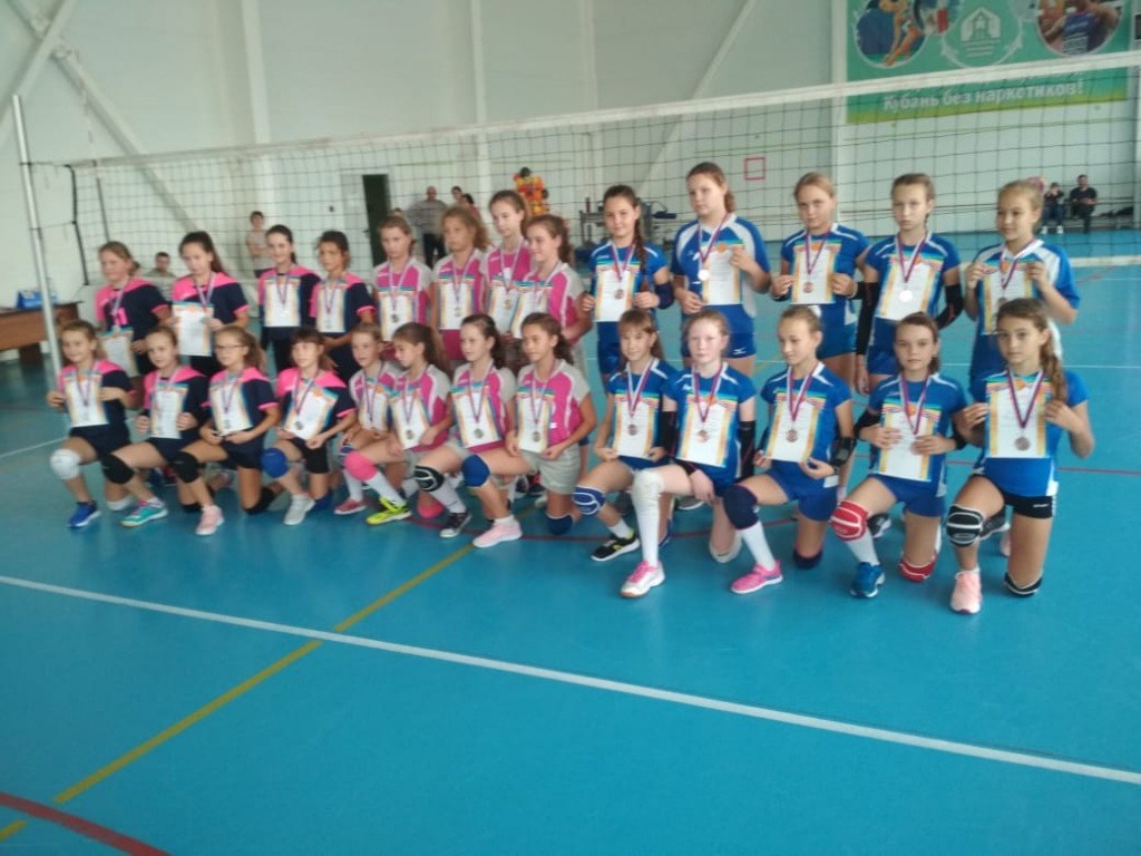 12 волейбольных команд Краснодарского края приехали в Абинск.