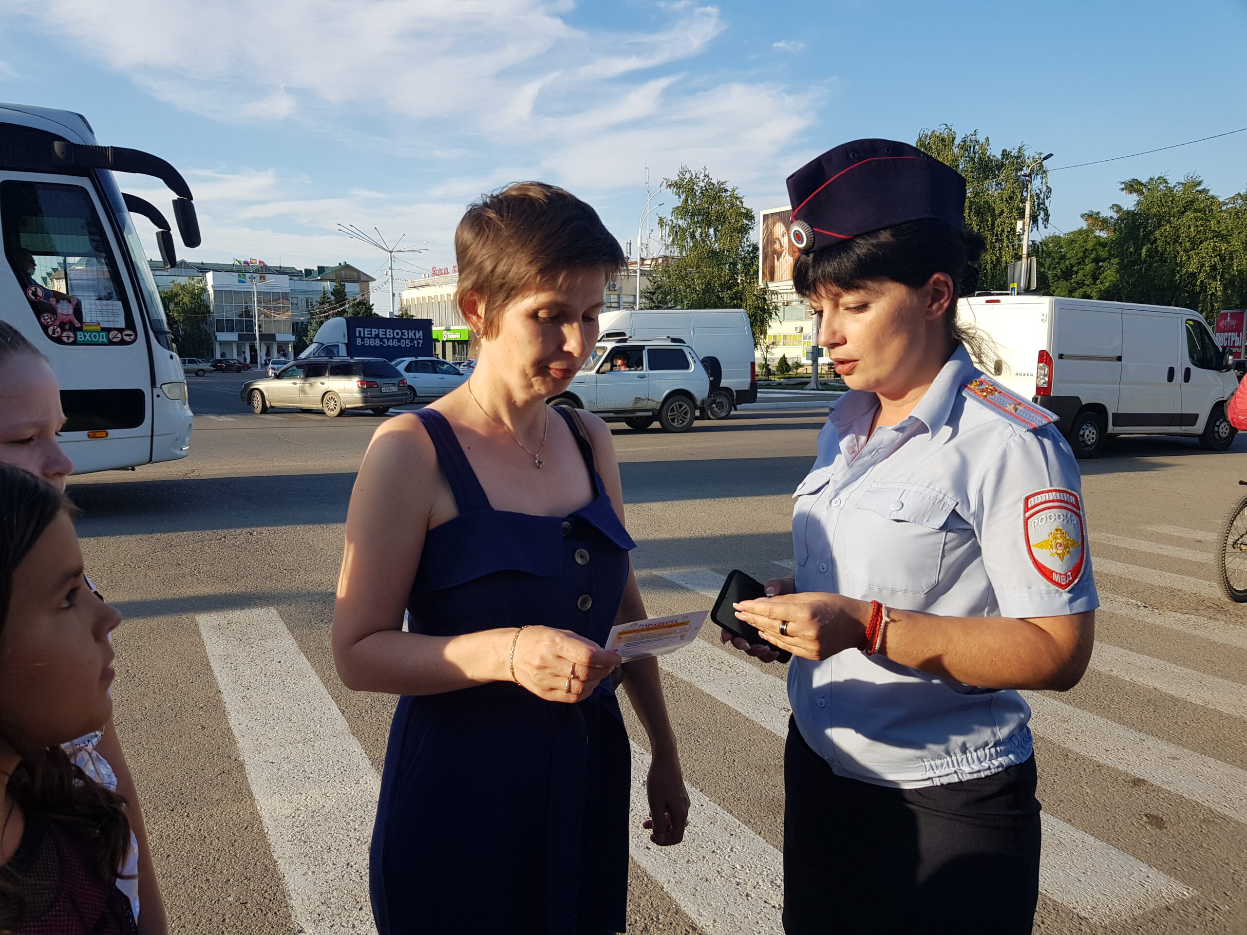 Правоохранители рассказали местным жителям о преимуществах получения государственных услуг через Единый портал www.gosuslugi.ru