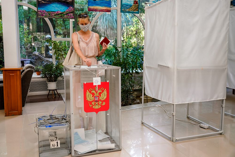 В первый день досрочного голосования явка избирателей на Кубани по итогам достигла почти 22%