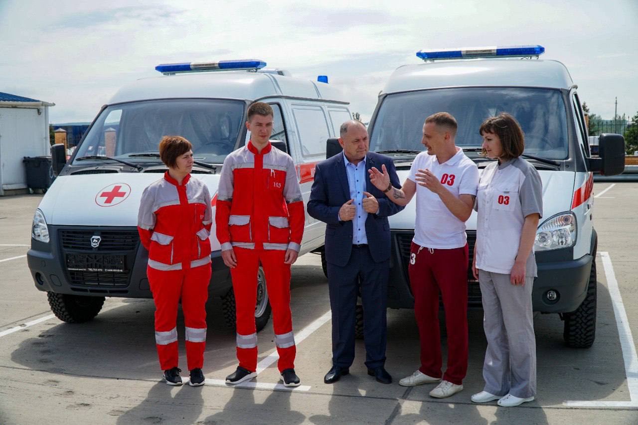 Иван Демченко поздравил сотрудников скорой помощи с профессиональным праздником