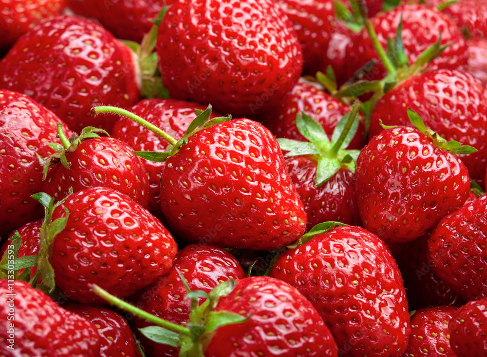 Более 2 тысяч тонн фруктов и ягод собрали на Кубани с начала текущего года