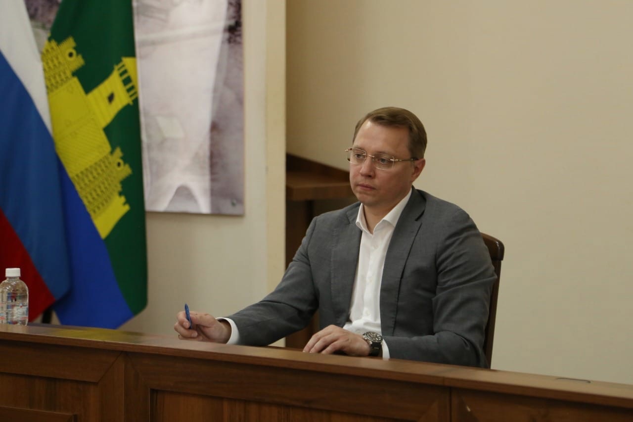 Вячеслав Иванов: Любые проблемы, поднятые в ходе совещаний с ответственными лицами, должны находить свое решение