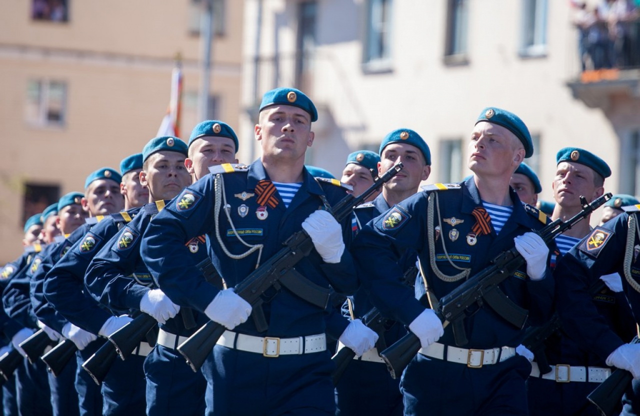 С праздником десантников и ветеранов ВДВ поздравил депутат Госдумы