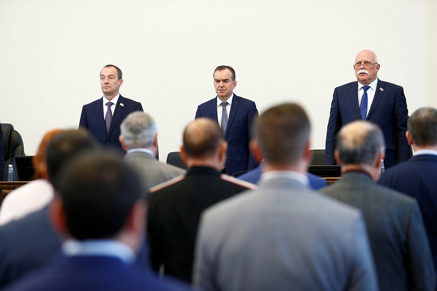Вениамин Кондратьев: На повышение зарплат работникам бюджетной сферы в 2022 году предусмотрено 7,2 млрд рублей