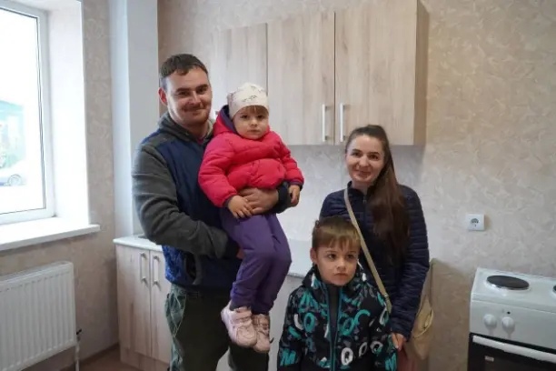 20 жителей Крымского района получили ключи от новых квартир х.Новоукраинском в новом многоквартирном доме