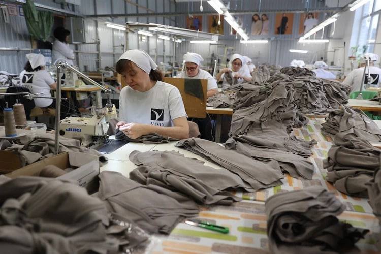 Краснодарская фабрика одежды начала выпускать необходимые товары для участников СВО