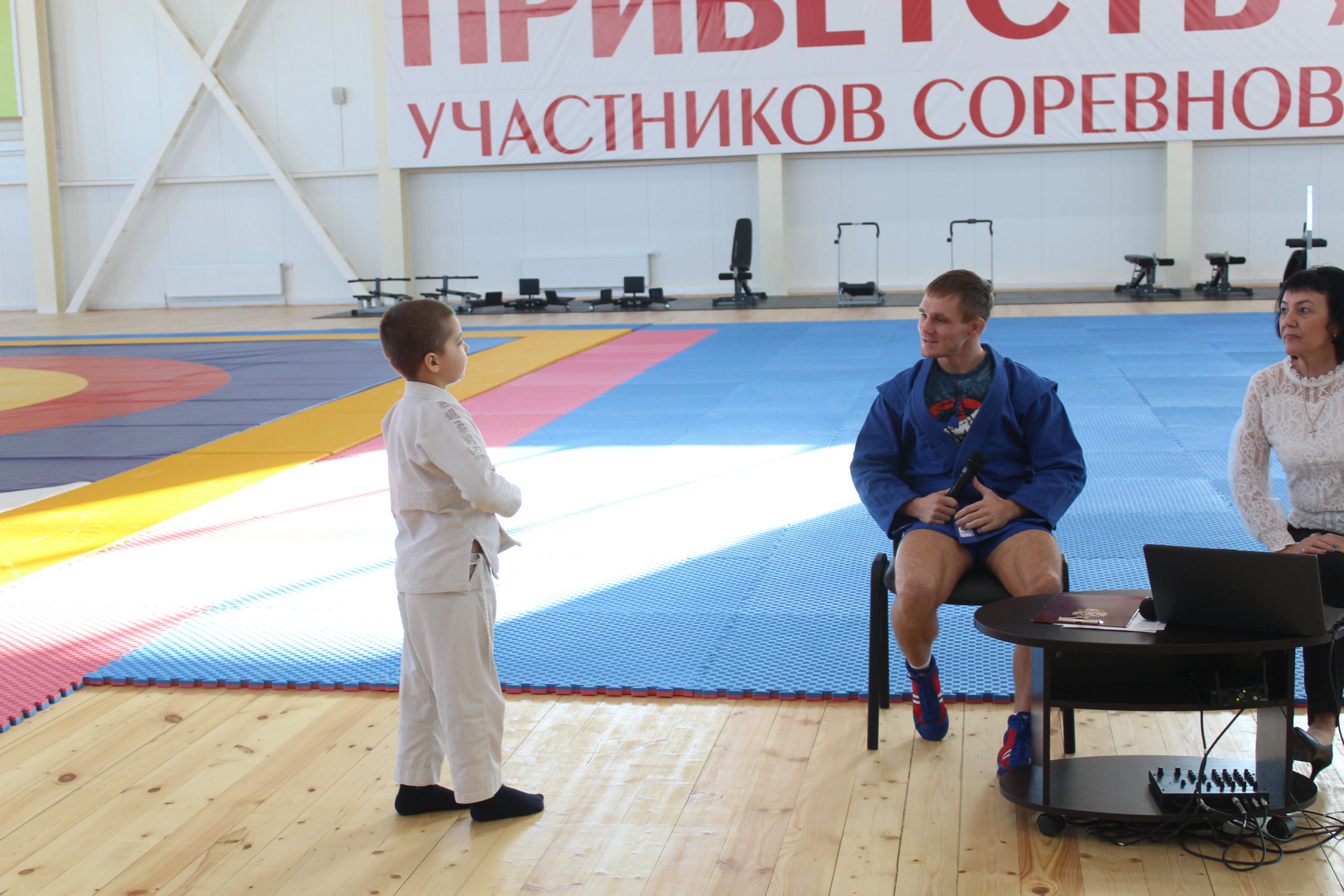 Спортсмены Абинского района познакомились с российским самбистом и дзюдоистом Федором Дурымановым