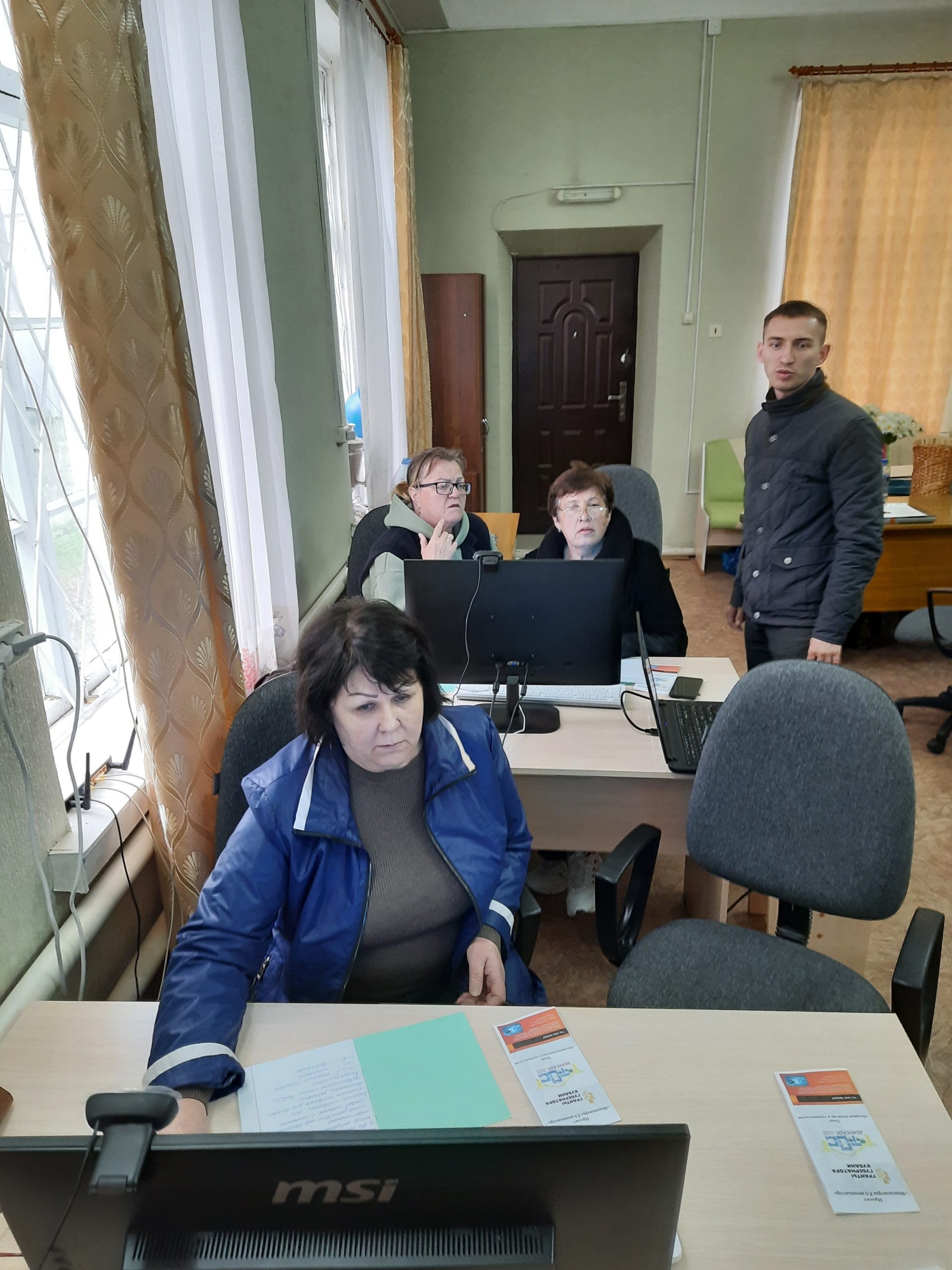 В Абинске реализуется проект «Пенсионеры ZA компьютер»