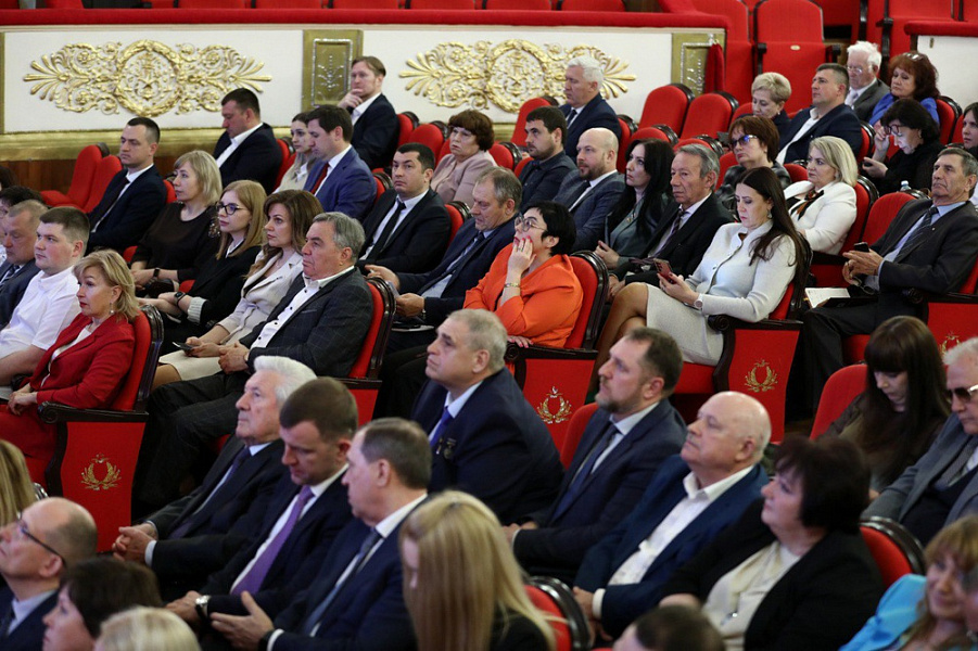 Вениамин Кондратьев предложил увеличить грантовую поддержку некоммерческих организаций более чем в два раза – до 500 миллионов рублей