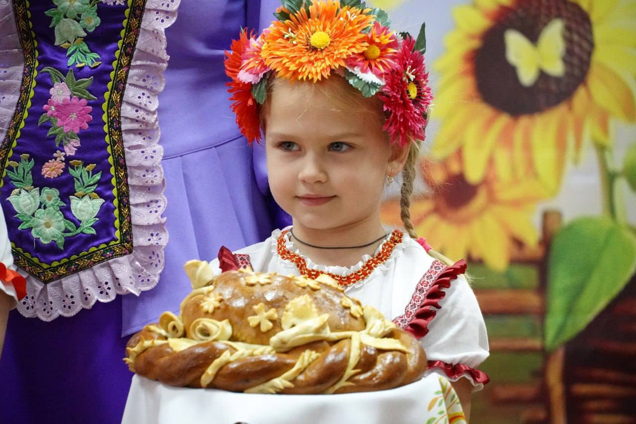 В  торжественной обстановке, детскому саду № 16 села Киевского присвоен статус «Казачья образовательная организация»