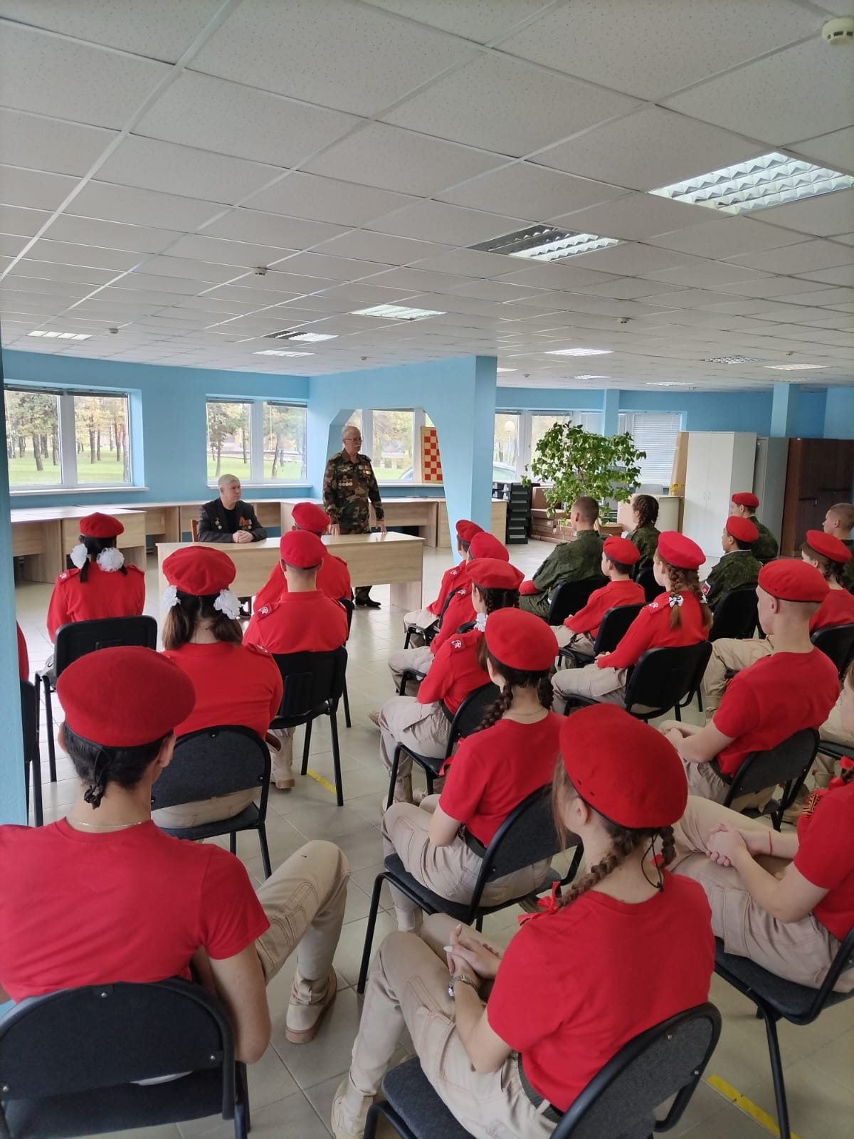 150 девушек и юношей приняли участие в  VI слете  местного отделения «Юнармия»