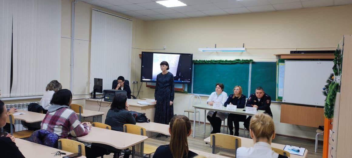 Начальник Госавтоинспекции Абинского района принимает личное участие в  родительских собраниях