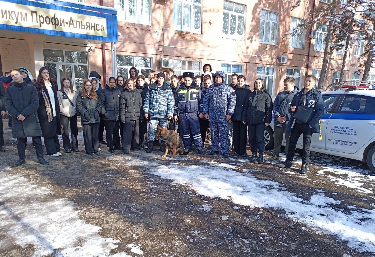 Старшекурсники Абинского техникума приняли участие в акции «Студенческий десант»