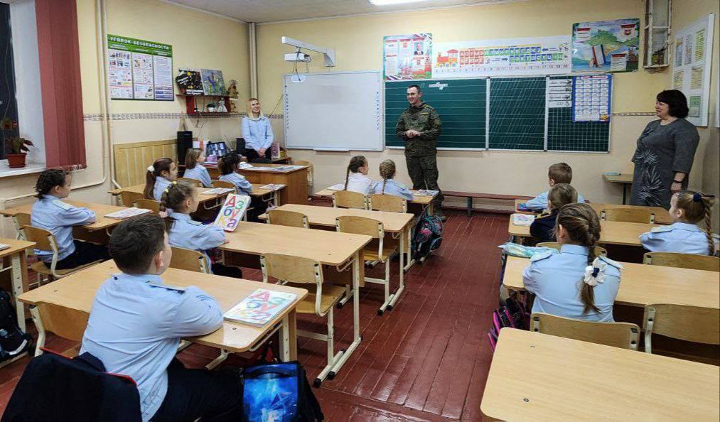 Вениамин Кондратьев поблагодарил участников СВО за встречи со школьниками