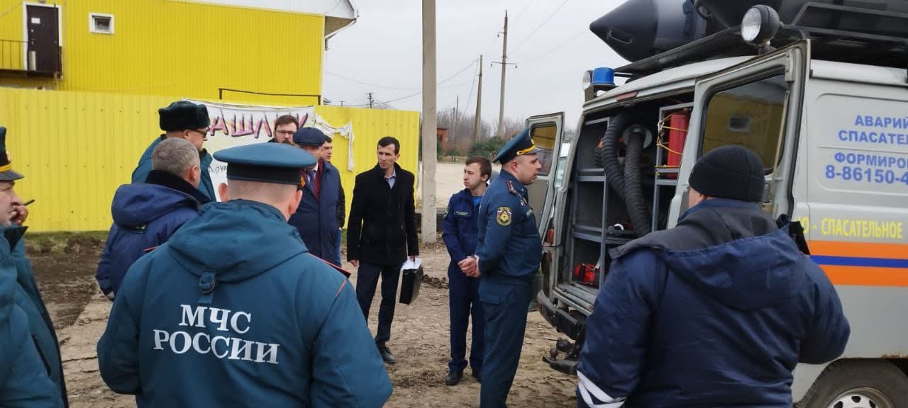 На выезде из города Абинска прошёл смотр сил и средств пожарного тушения
