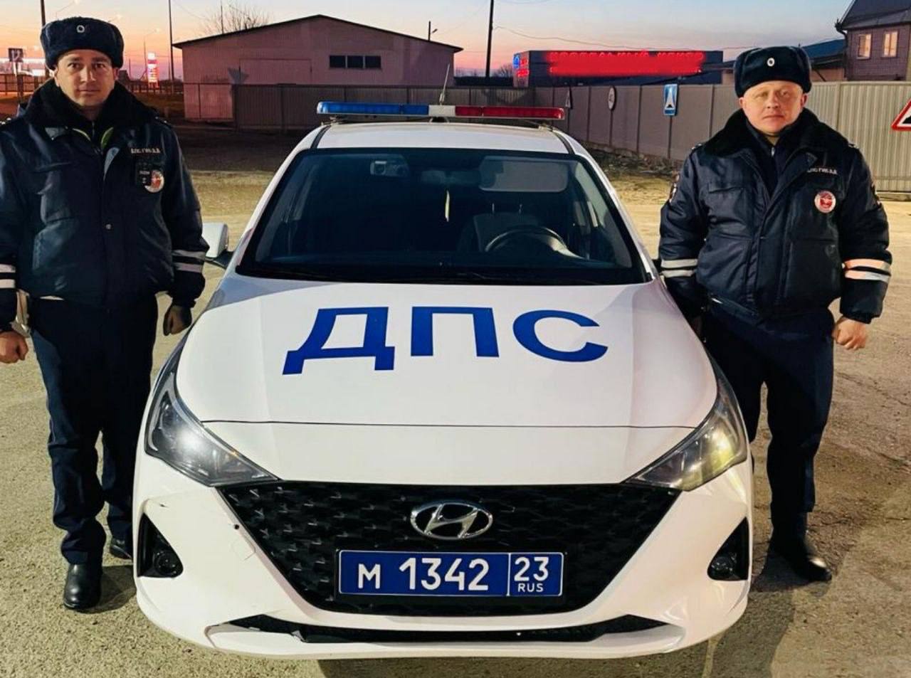 Подростка с судорогами доставили в больницу Госавтоинспекторы в Абинском районе