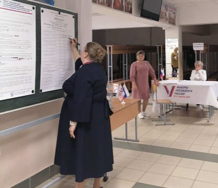 Участковые избирательные комиссии приступили к подсчету голосов избирателей