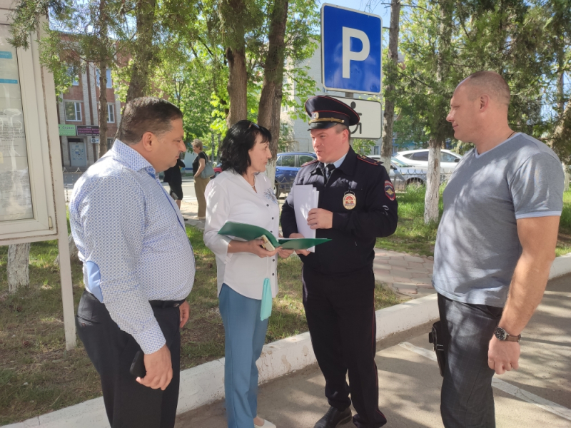 В Абинске полицейские провели круглый стол по безопасности