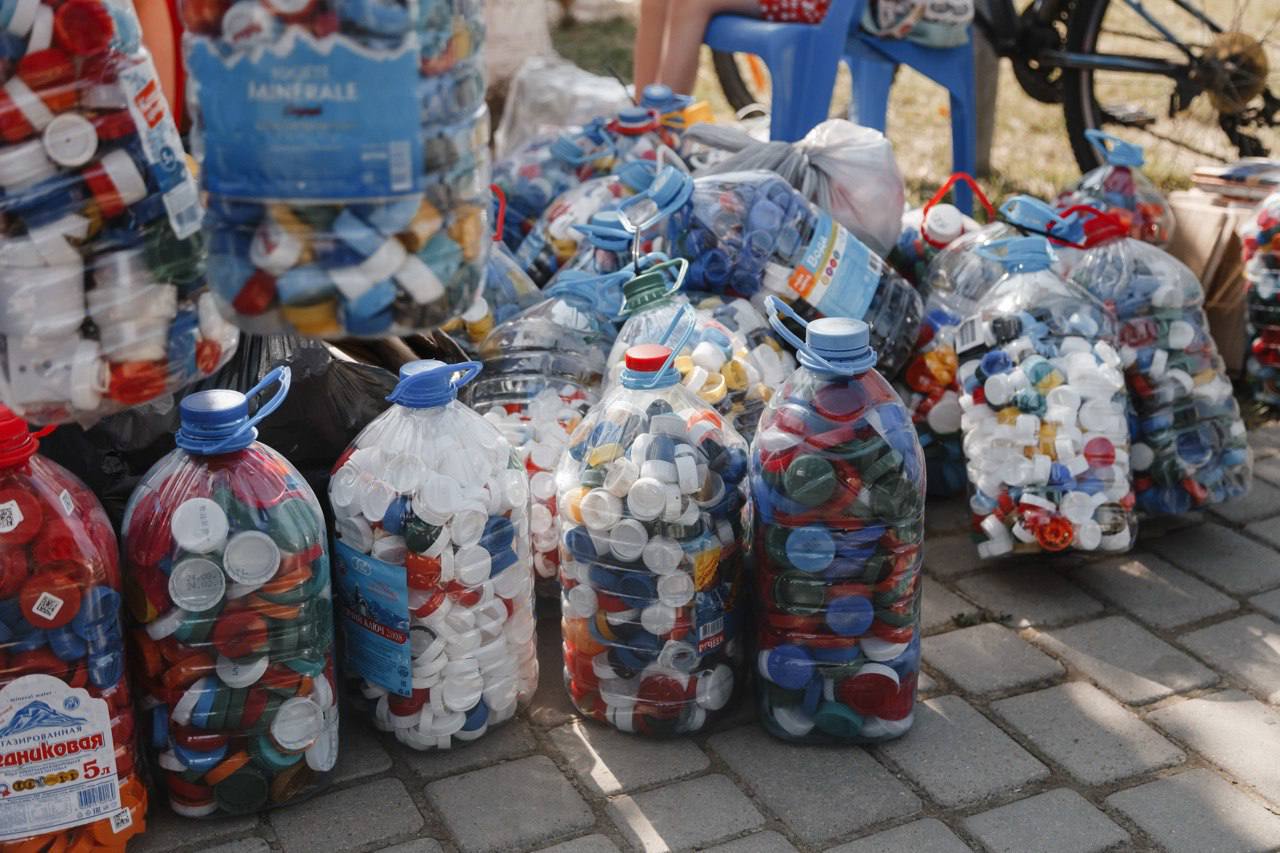 Шесть тонн макулатуры и пластика собрали на экологическом фестивале в Абинске 
