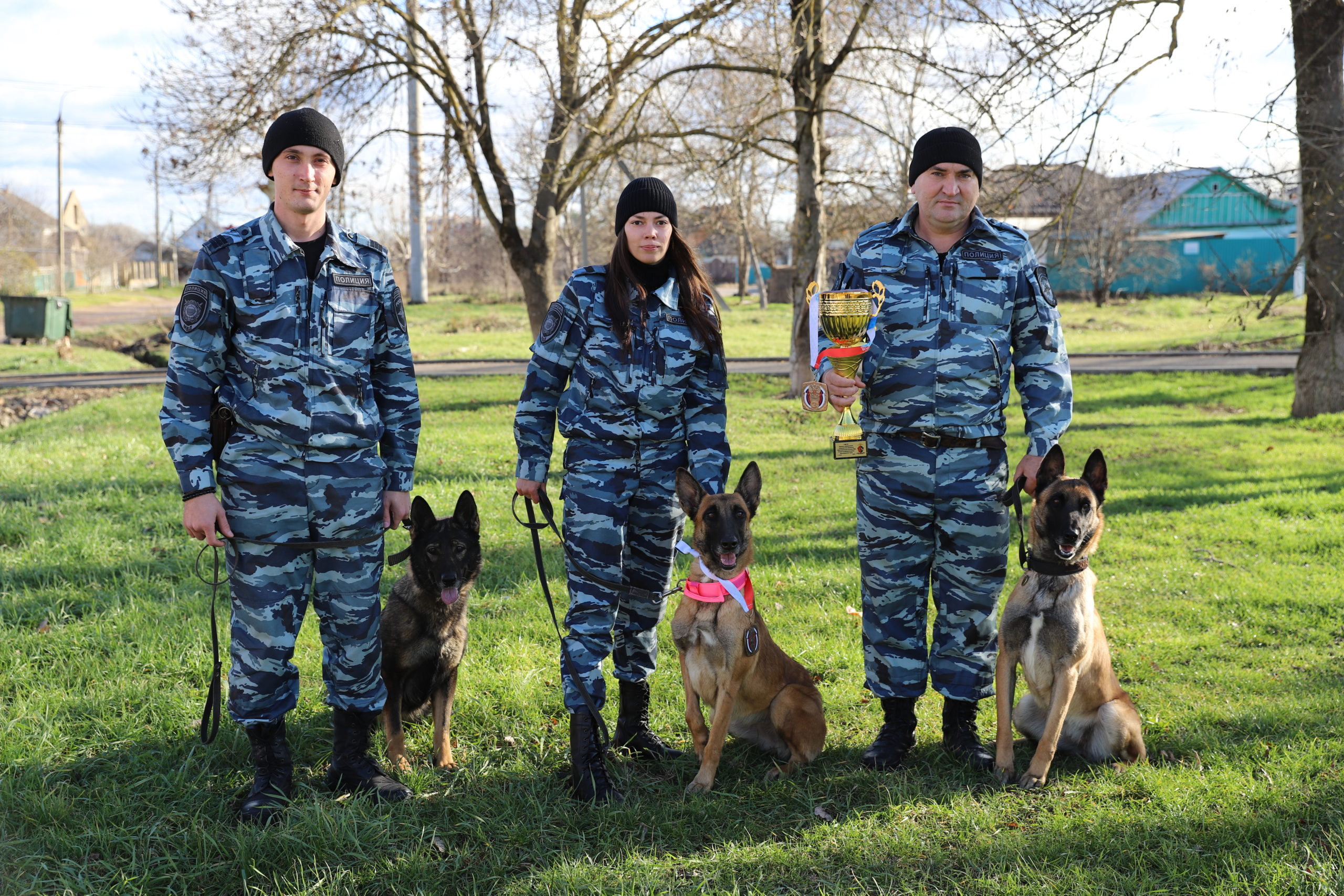 И в службу, и в дружбу