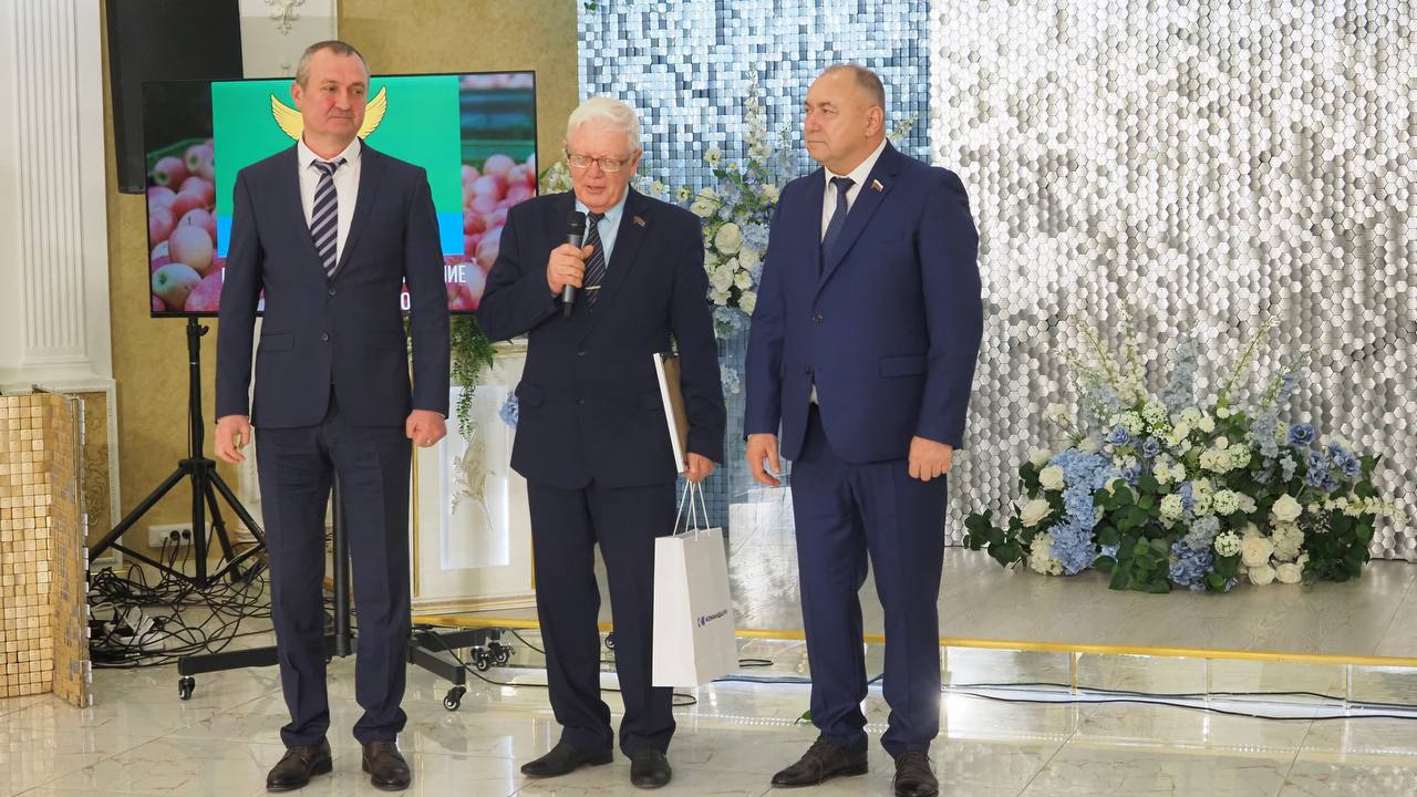 Иван Демченко подводит итоги работы команды единомышленников в округе